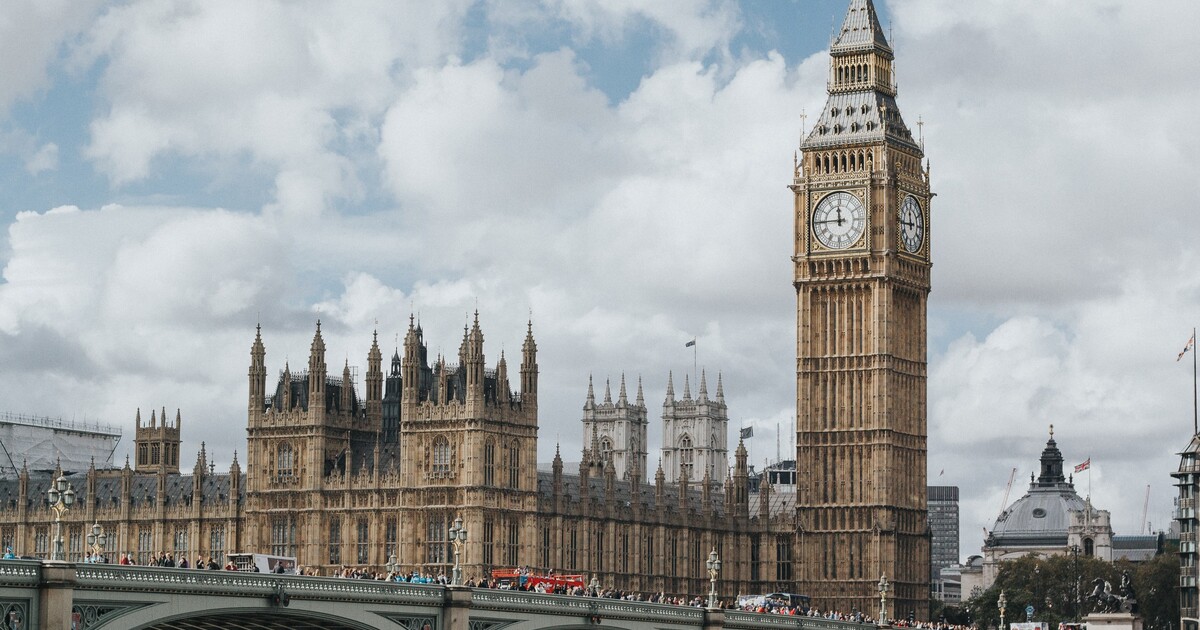 Cestování do Londýna se mění. Od středy začnou platit nové požadavky na vstup
