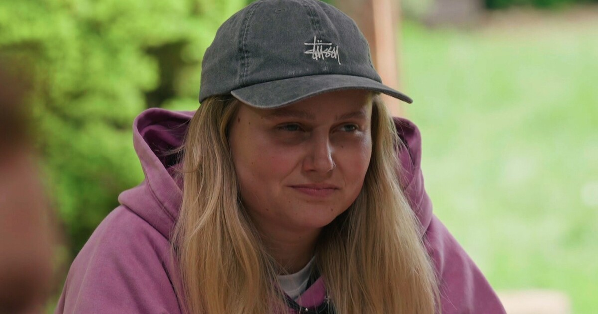 Farma Česko: V prvním díle dostali soutěžící na starost kachny a husy. Kdo spal v domě, a kdo ve stodole?