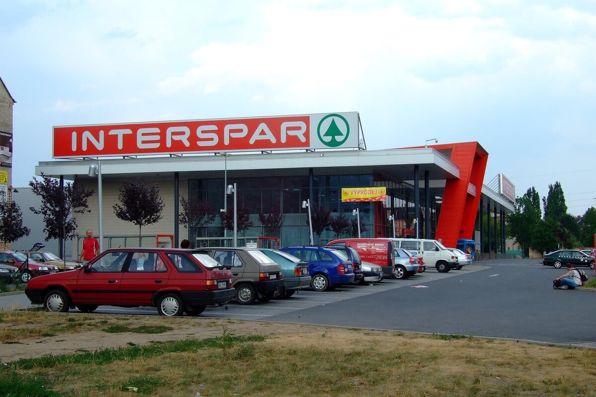Prodejna Insterspar v Brně-Zábrdovicích v roce 2007. 
