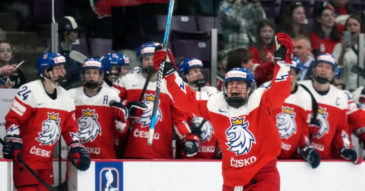 České hokejistky budou znovu bojovat o medaili na mistrovství světa! Finky zaskočili dvěma góly v jedné minutě a vyhrály 2:1