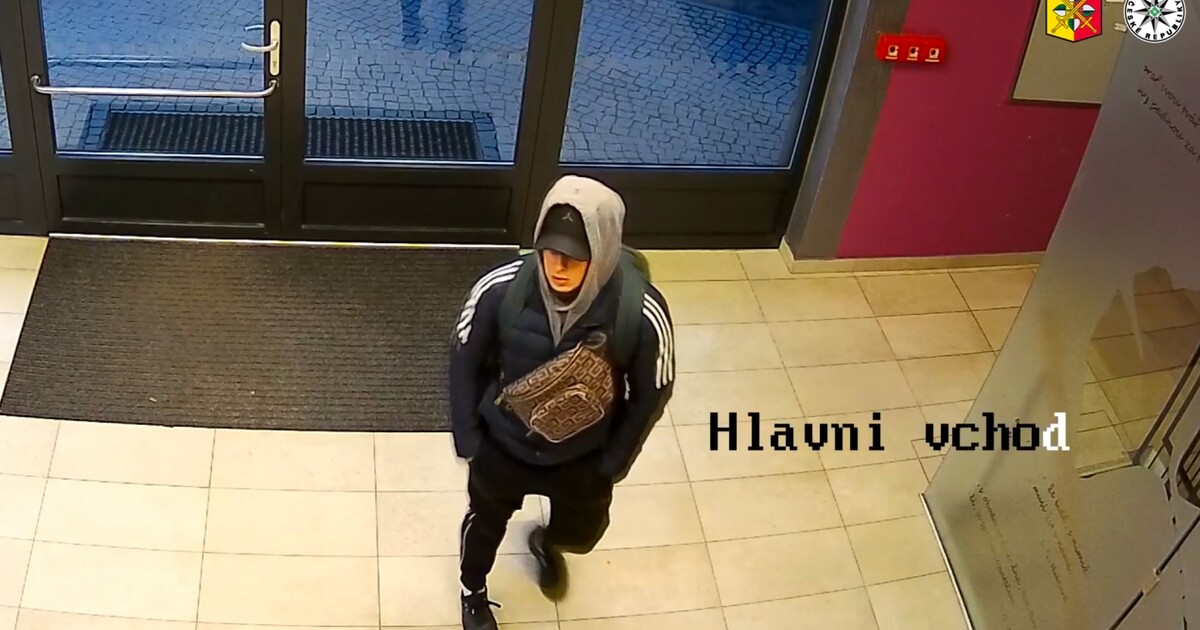 VIDEO: Násilník v Praze sexuálně napadl ženu, hledá ho policie. Poznáváš ho?