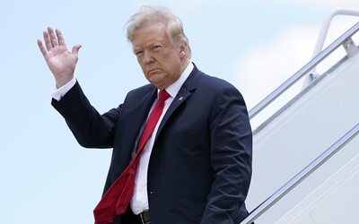 Donald Trump vyhlásil, že 99 % prípadov Covid-19 je totálne neškodných. V USA pritom stúpajú rekordnou rýchlosťou.
