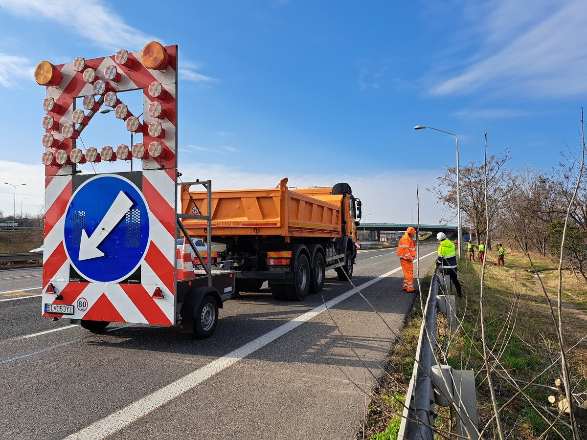 Národná diaľničná spoločnosť (NDS) upozorňuje vodičov na čiastočnú uzáveru na diaľnici D1 na Spiši.