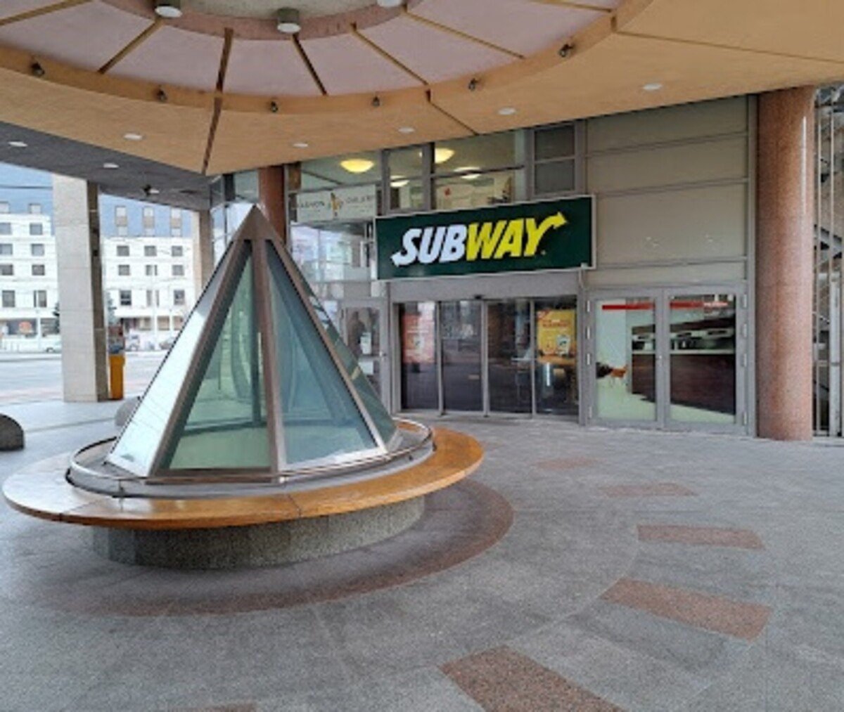 subway hodžovo námestie
