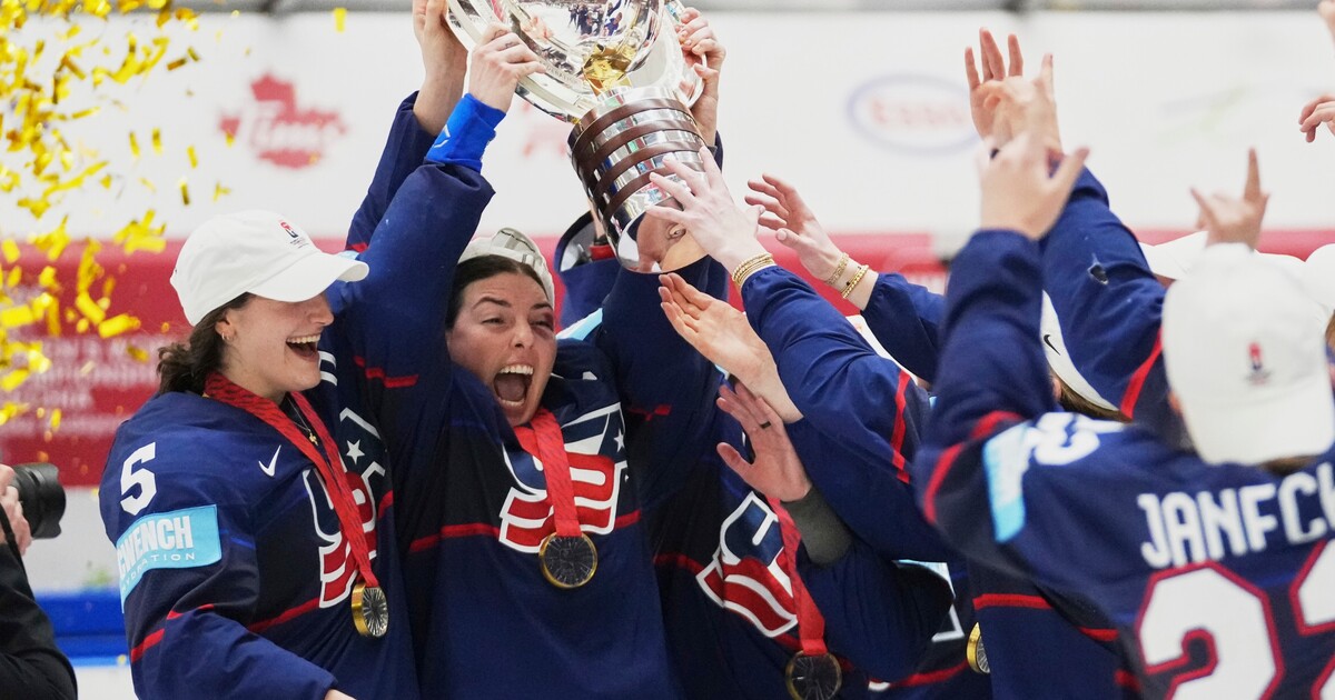 Nový rekord na ženském MS v hokeji! Na zápasy přišlo 122 tisíc lidí