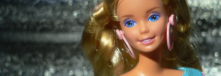 Ako by to vyzeralo, keby Barbie a Ken pochádzali z Ruska? Alkohol a miestna životná úroveň by rýchlo nahradili zvyky z Ameriky