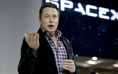 Elon Musk pozastavil nákup Twitteru. Akcie platformy klesly o 20 procent.