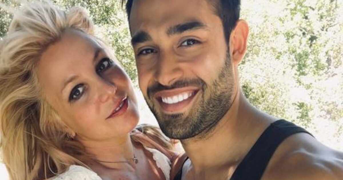 Britney Spears potvrdila rozvod. Chtěla bych ukázat emoce, ale po otcově výchově to nejde, vzkazuje fanouškům