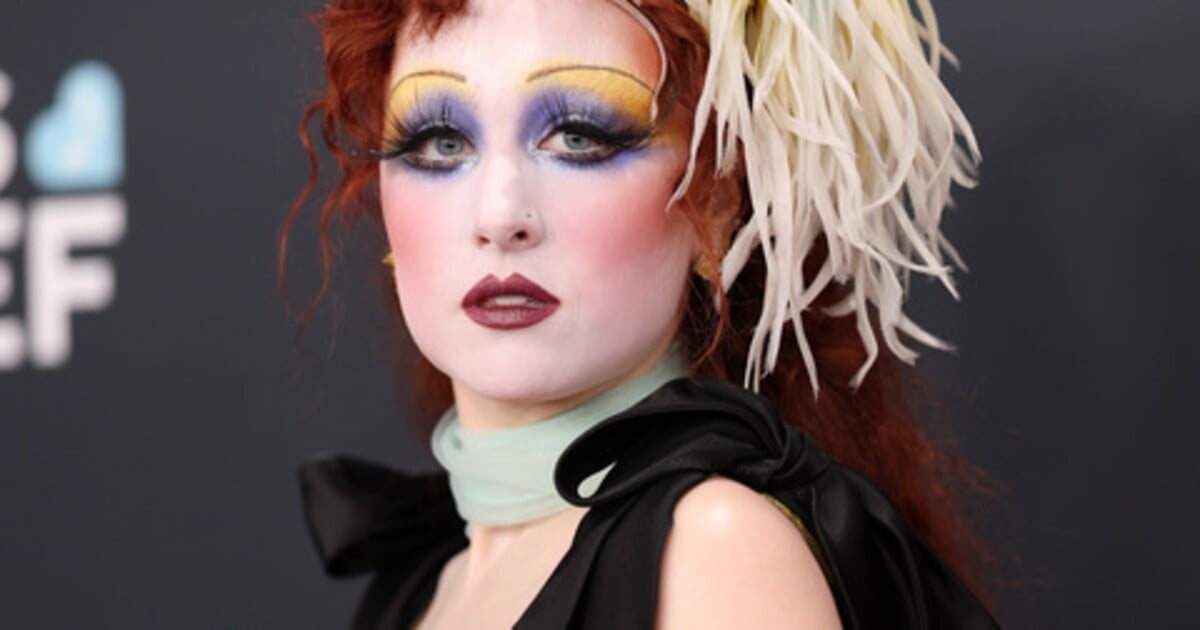 Chappell Roan měla poslat ochranku na 11letou dceru herce Juda Lawa. Zpěvačka to odmítá