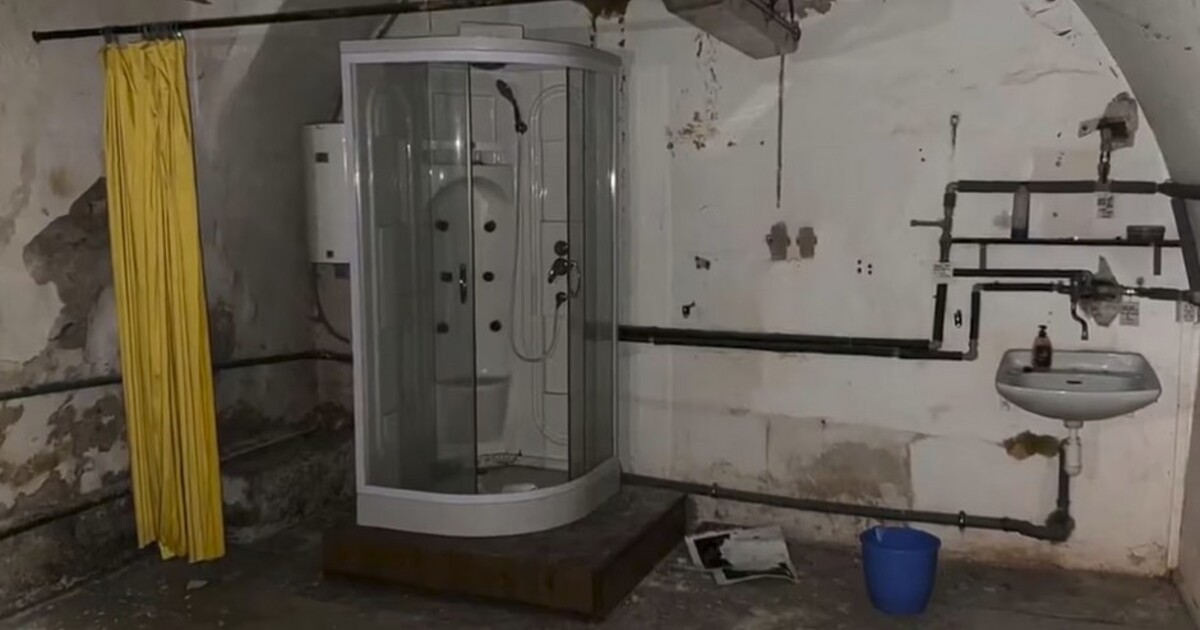 O „hnusný“ sklepní byt projevilo zájem několik lidí. Inzerát byl ale falešný, stojí za ním politická kampaň