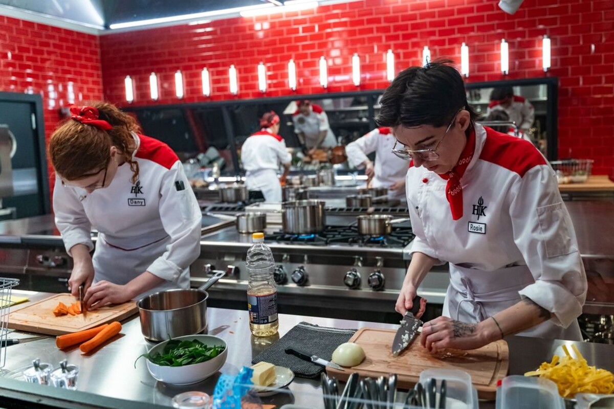 Rosie během vaření v Hell's Kitchen.