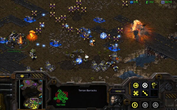 The real-time strategy game StarCraft first saw the light of day in 1998 and was a massive success.  How many alien races could we play as in the original game? 