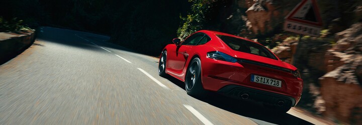 Porsche otáčí a v 718 nahrazuje čtyřválec šestiválcem o 400 koních