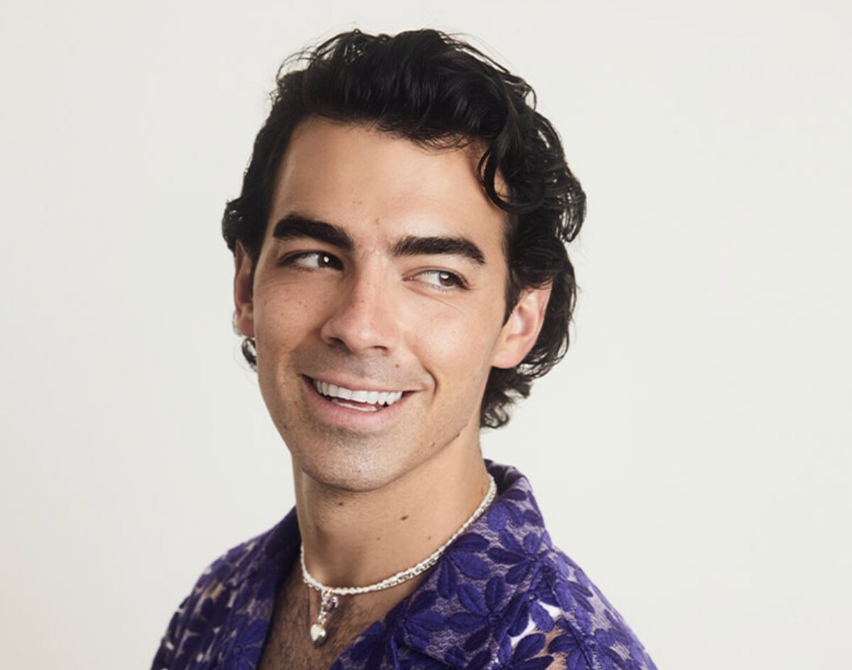 Joe Jonas je prvou mužskou celebritnou tvárou alternatívnej formy botoxu.