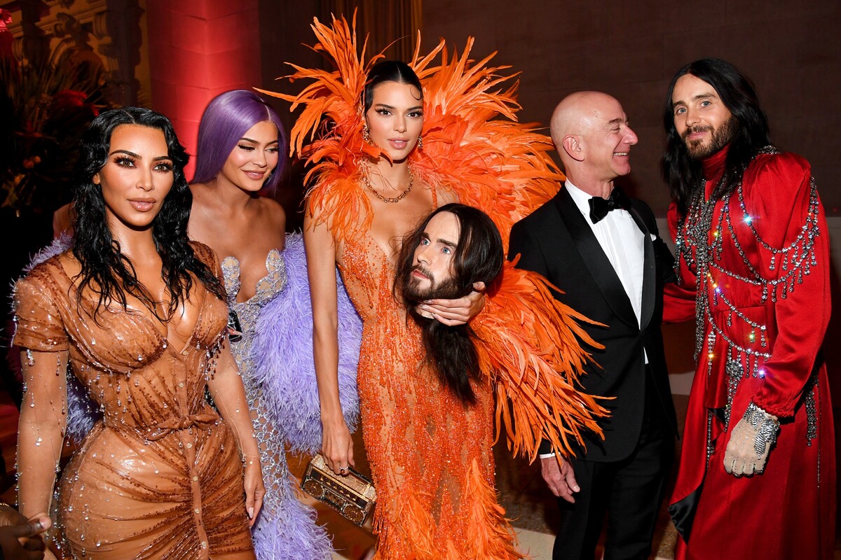 Hviezdy pod 18 si viac na Met Gala neškrtnú. Uvidíme aspoň Kardashianky?