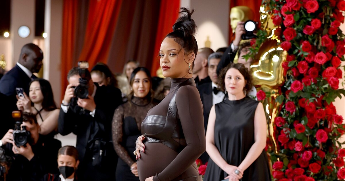 Rihanna ovládla Oscary 2023, předvedla emotivní vystoupení a neskutečné outfity