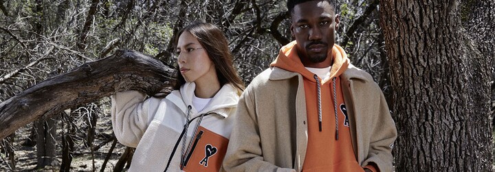 Kolekce značek PUMA a AMI spojuje pohodlí outdooru a styl pařížských oděvníků. Podívej se, jak vypadá