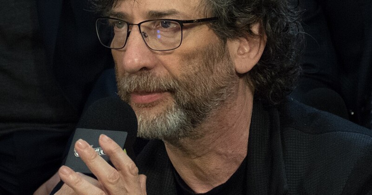 „Vymáhal anální sex za využití másla jako lubrikantu.“ Neil Gaiman čelí několika obviněním ze sexuálního napadení