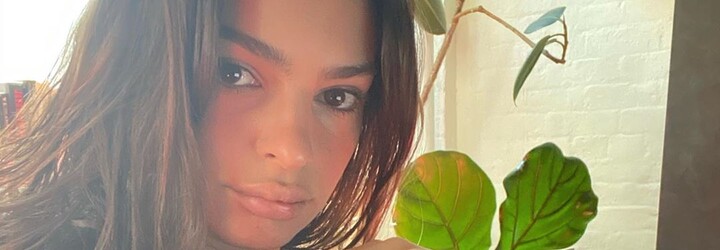 Emily Ratajkowski porodila a zverejnila prvú fotku svojho chlapčeka