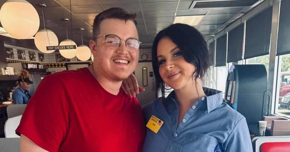 Puffíkem s Lanou Del Rey proti summertime sadness? Zpěvačka si potáhla od fanynky a boří internety