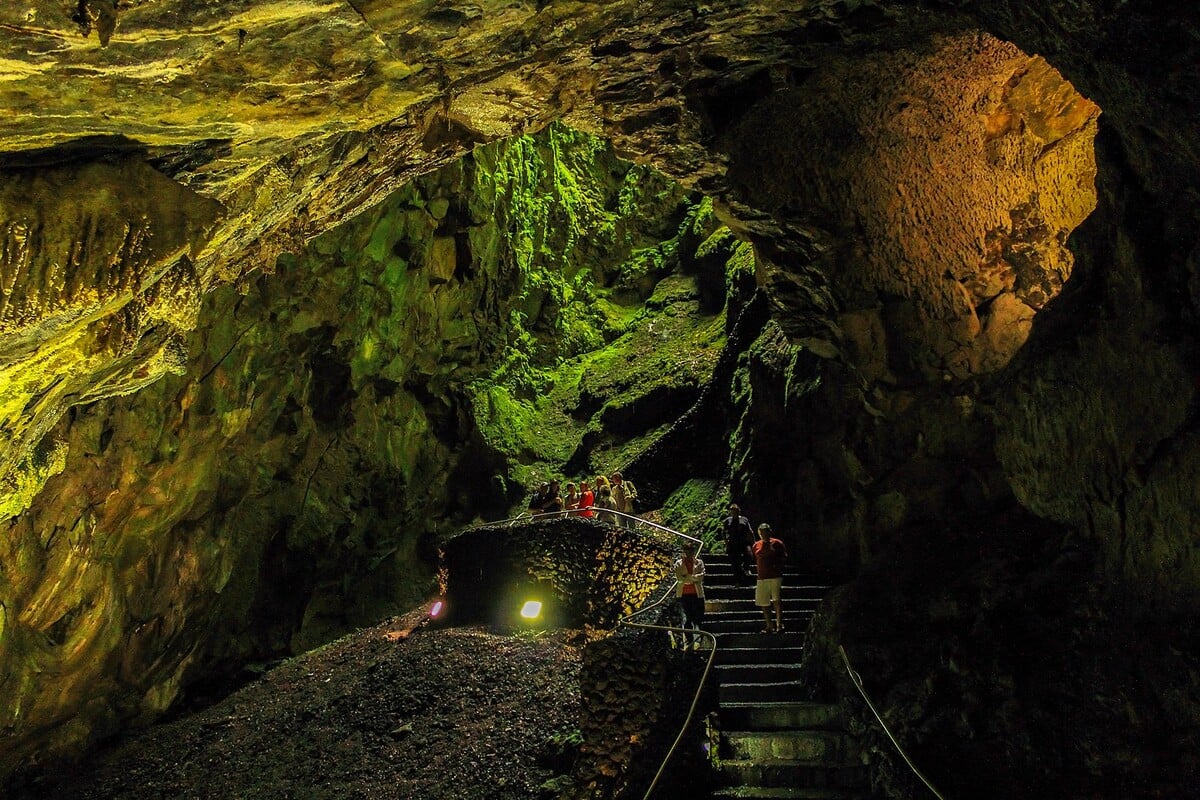 Algar do Carvao sa nachádza na Azoroch. 