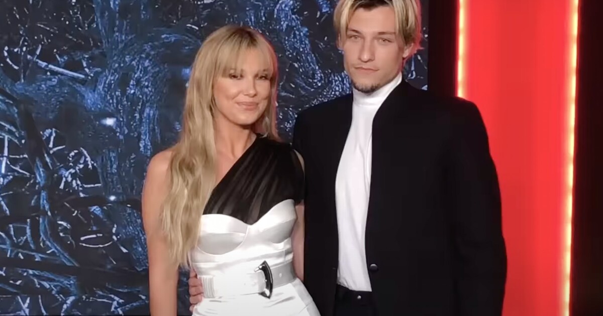 Herečka ze Stranger Things se zasnoubila. Podle některých fanoušků je však na svatbu příliš mladá