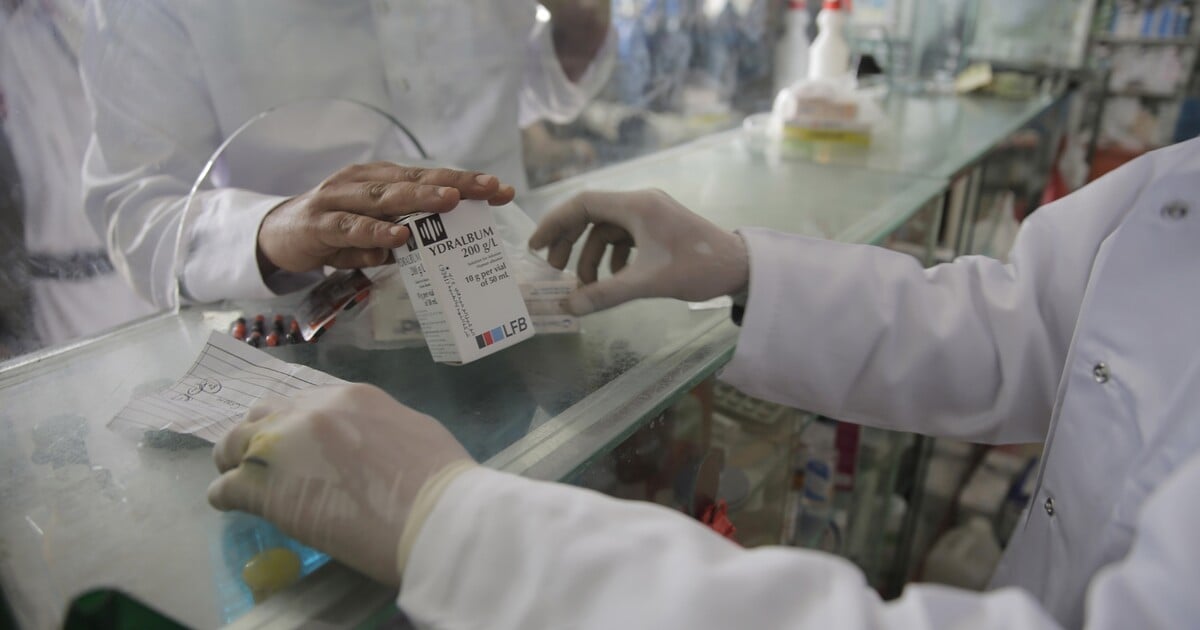 Suchý zápal plic se z Číny rozšířil do Evropy. Jaké má příznaky a koho nejvíc ohrožuje?