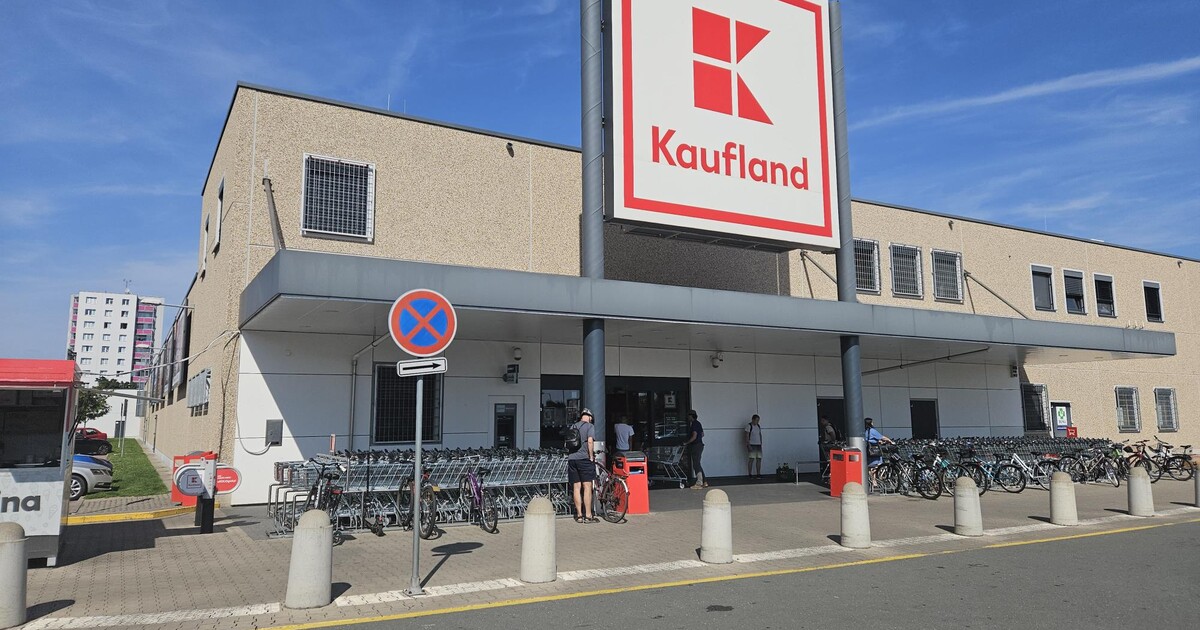 V pardubickém Kauflandu našli myší trus i živé hlodavce, hygiena uzavřela sklady