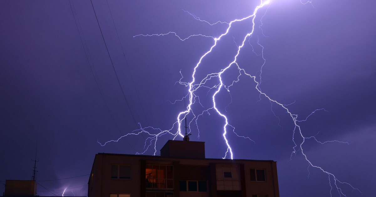 Mapa bouřek on-line: Sleduj, jak do Česka míří silné bouřky