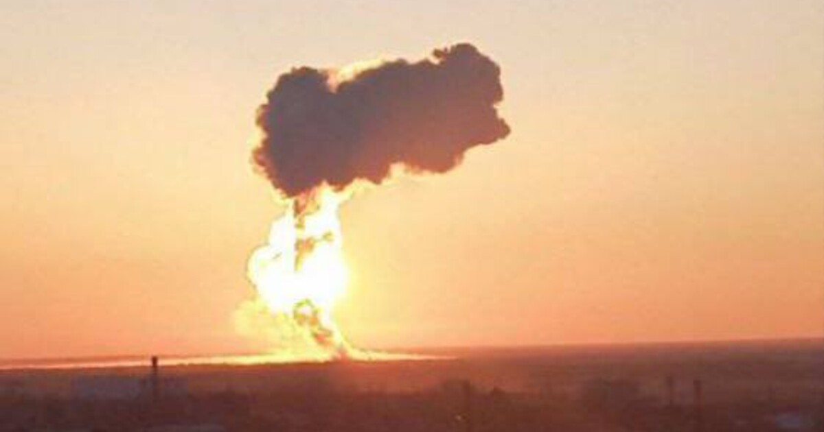 VIDEO: Ukrajina zaútočila na ruskou vojenskou základnu Engels. Na letišti vypukl požár