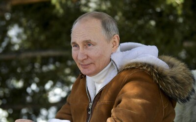 Putin hneď po ohlásení mobilizácie odcestoval z Moskvy na týždňovú dovolenku v luxusnej vile pri jazere, tvrdí ruská novinárka.