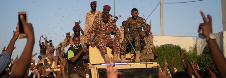 Krize v Súdánu vrcholí. Obyvatelům vypnuli internet, ale vytoužené volby jsou již na dohled