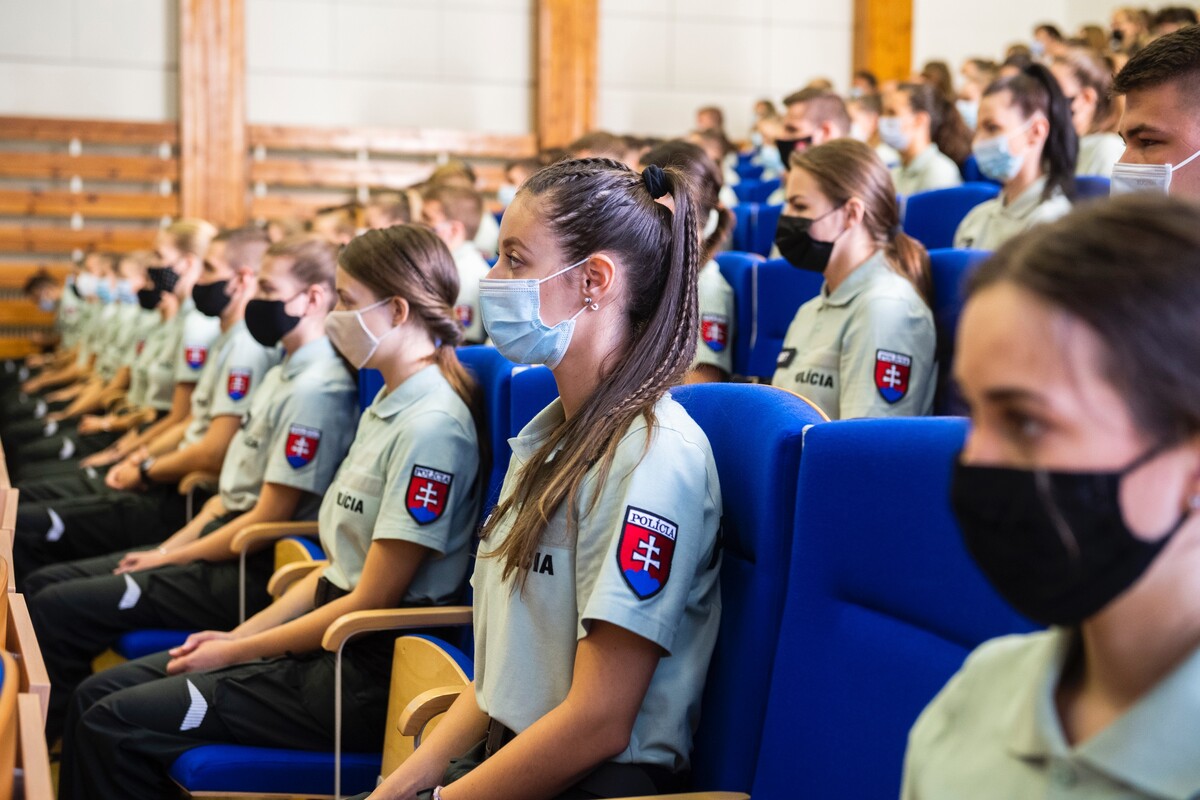 Ilustračná fotografia: Študenti počas slávnostného otvorenia nového akademického roka 2020/2021 v Akadémii Policajného zboru 10. septembra 2021 v Bratislave.