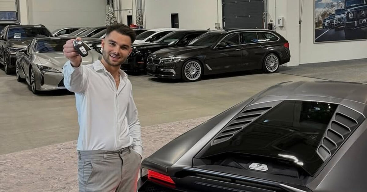 Adam Kajumi si na lambo půjčil u Home Creditu. „Je to symbol navoněné bídy,“ říká Rychlíková