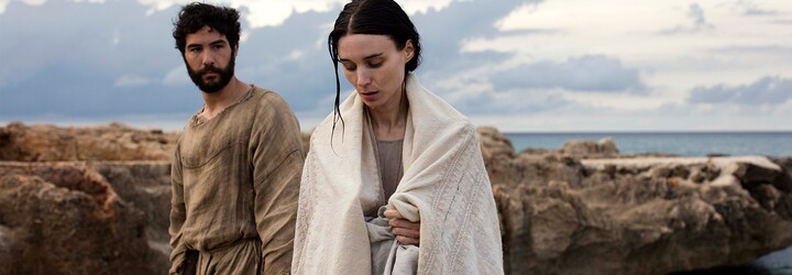 Mária Magdaléna pôsobí na diváka ľudským dojmom, no do príbehu neprináša nič nové (Recenzia)