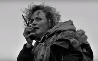 4. séria Black Mirror ponúkne prvú čierno-bielu epizódu. Postará sa o ňu režisér snímky 30 dní dlhá noc a vraj sa dočkáme odklonu od žánru 4. séria Black Mirror ponúkne prvú čierno-bielu epizódu. Postará sa o ňu režisér snímky 30 dní dlhá noc a vraj sa dočkáme odklonu od žánru