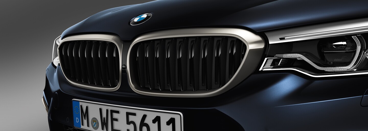400 koní, 6 valcov a až 4 turbá. BMW má v novom M550d najsilnejší naftový šesťvalec na svete