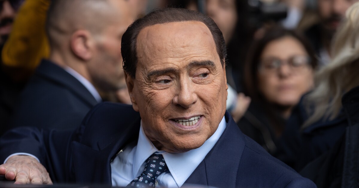 Zemřel bývalý italský premiér Silvio Berlusconi