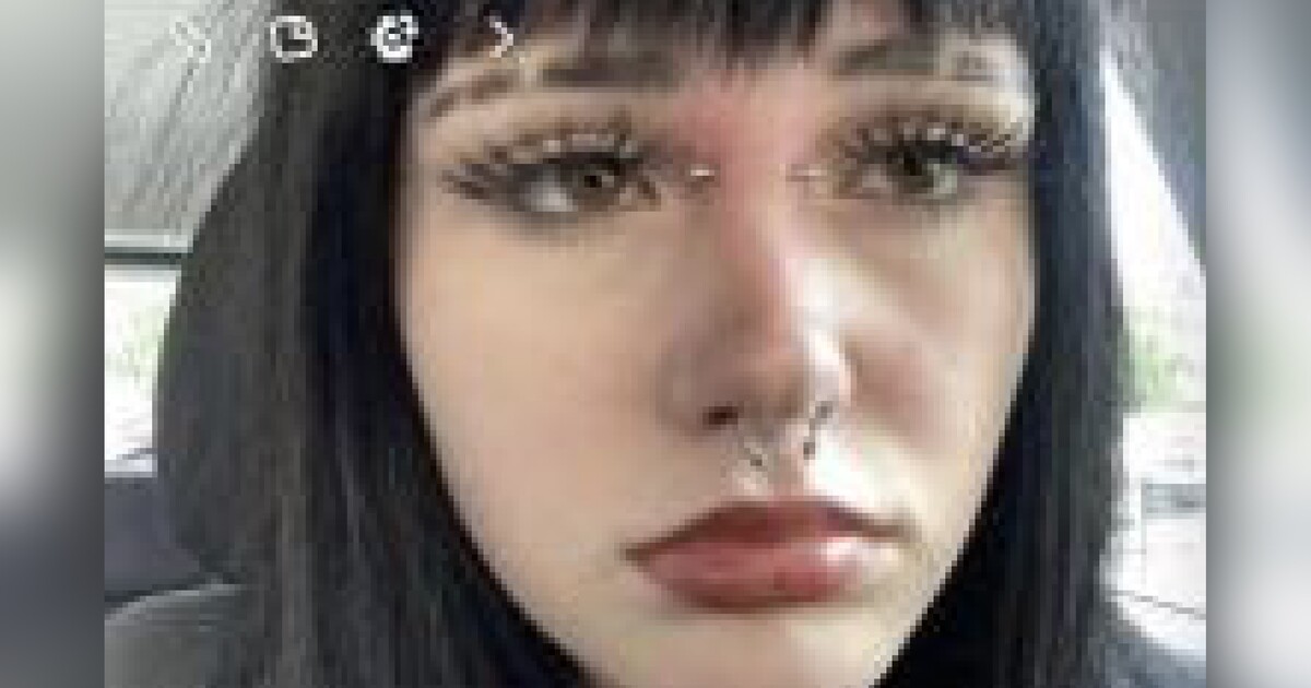 Policie pátrá po patnáctileté Karolíně z Mladé Boleslavi. Nedorazila do školy a nedala o sobě vědět