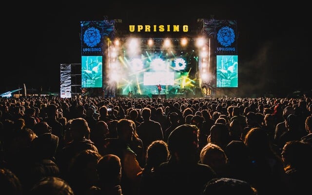 Uprising mení lineup pre bizarný dôvod. Manažér speváčky omylom bookol dva koncerty naraz na opačnom konci zemegule