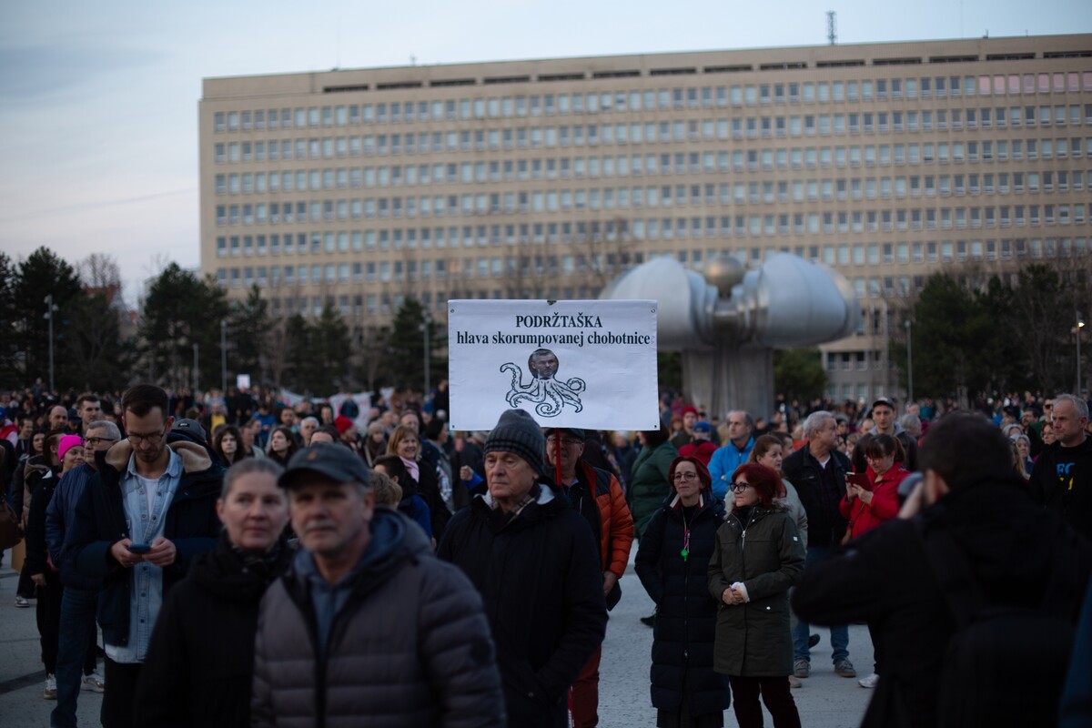 Protivládny protest v Bratislave. 