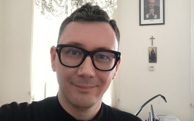 „Hlas pro opozici je hlas pro válku,“ prohlásil mluvčí prezidenta Ovčáček.