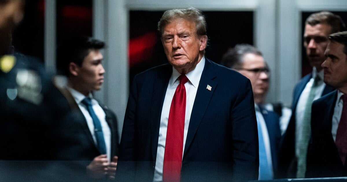 VIDEO: Dělník křičel na Trumpa, že je „ochráncem pedofilů.“ Prezident mu ukázal prostředníček