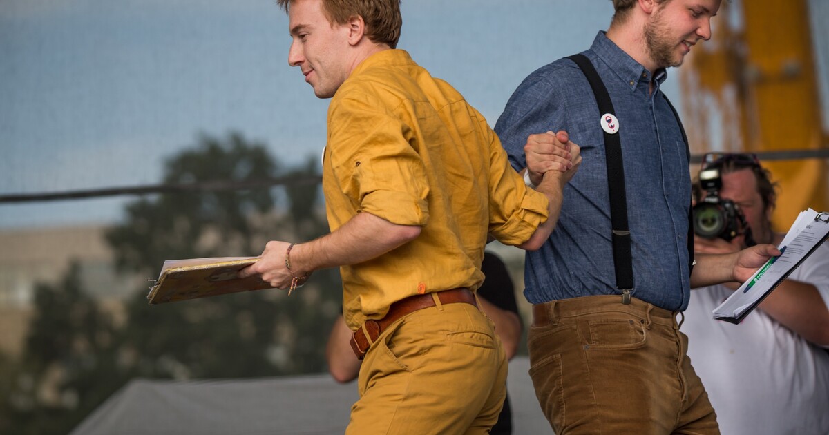 „Sektu do školy taky nepustíme.“ V českých městech zakazují dokument o Milionu chvilek