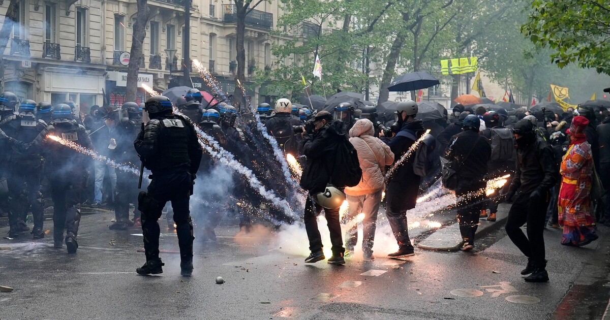 VIDEO: Desetitisíce Francouzů znovu protestují proti důchodovým reformám