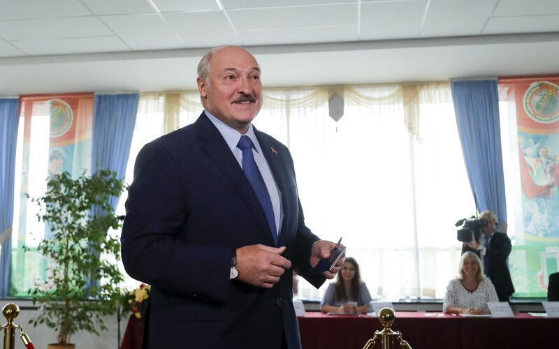 Demonstrace v Bělorusku jsou řízeny z Česka, tvrdí Lukašenko.