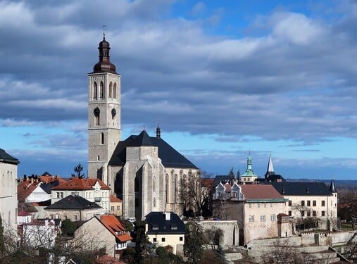 Ve středověku se zde těžilo stříbro a památky tohoto města jsou zapsány na seznamu světového kulturního dědictví UNESCO. Které město to je?