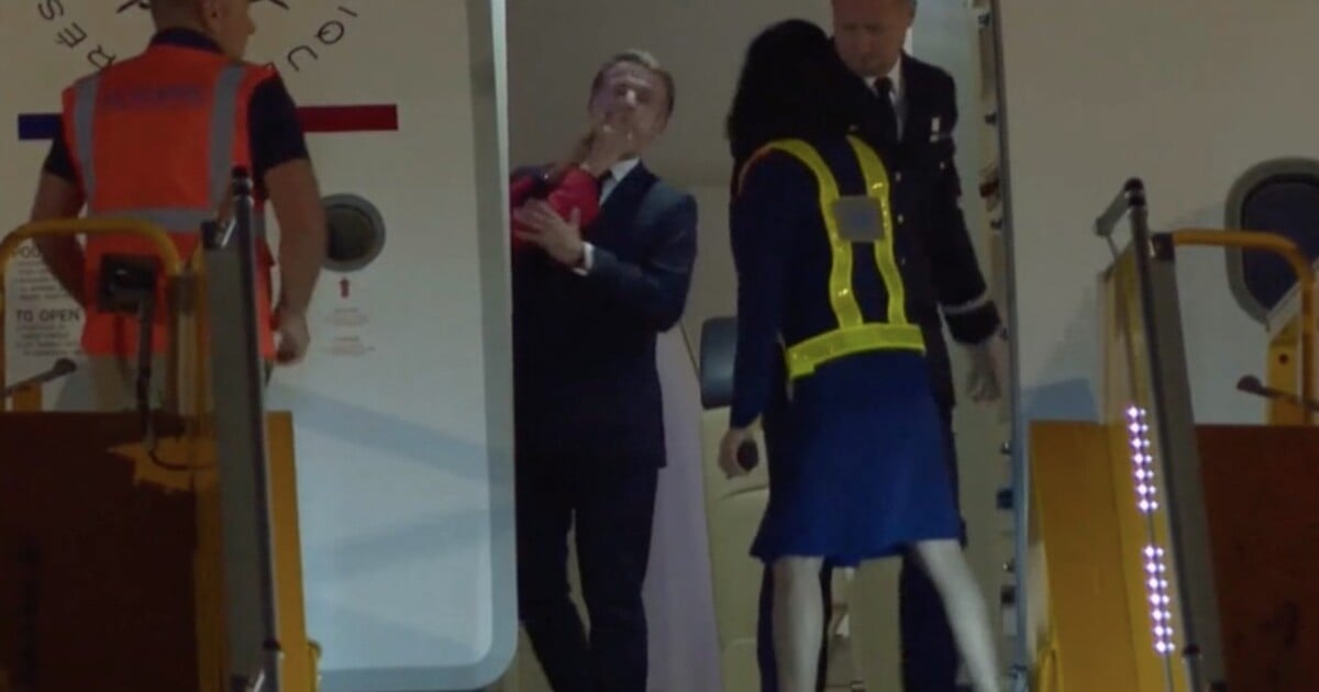 VIDEO: Prezident Macron vysvětluje virální video s fackou: „Jen jsme laškovali“