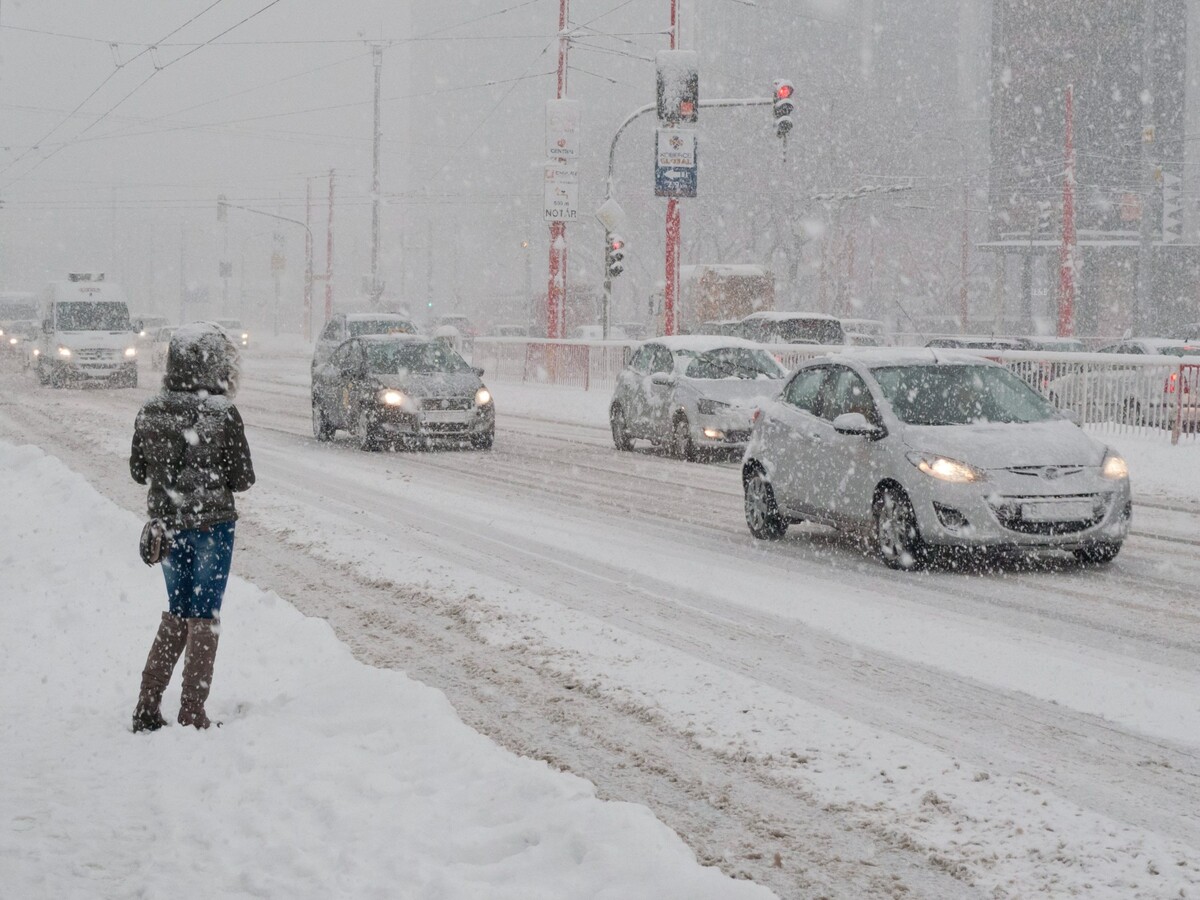 Archívny záber na bratislavskú snehovú kalamitu 17. 1. 2013.