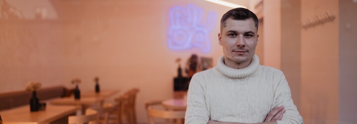 Bývalý manažér Fou Zoo otvoril Nudabar, kde nenájdeš nudu ani nudistov. Ochutnáš tam prémiové saké aj snacky od Lukáša Heska